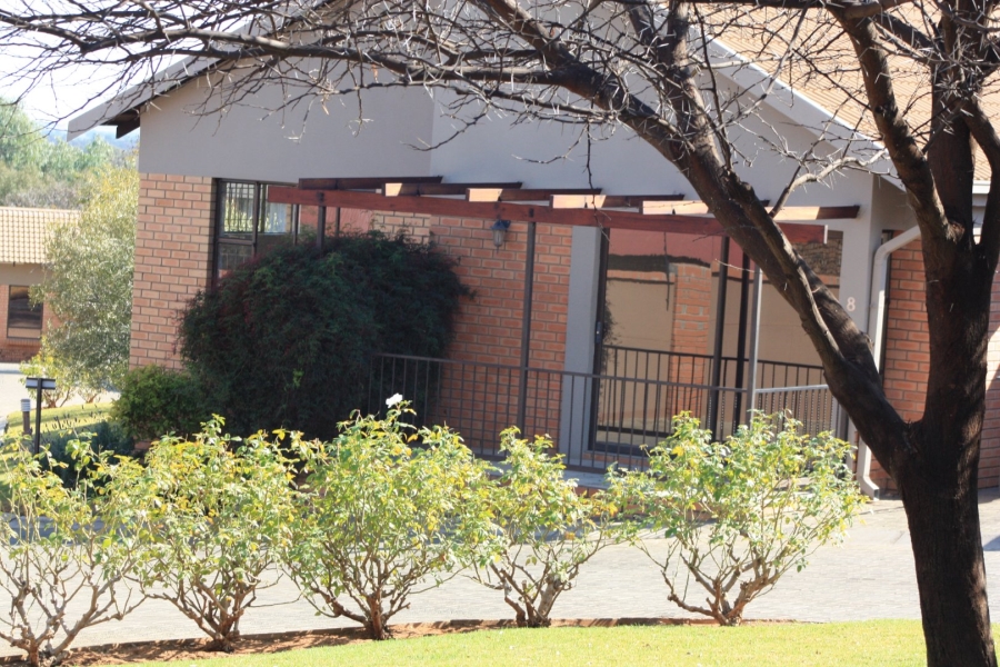 2 Bedroom Property for Sale in Langenhovenpark Free State